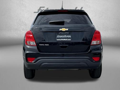 Mosaic Black Metallic 2019 Chevrolet Trax LS