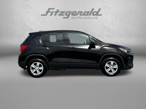 Mosaic Black Metallic 2019 Chevrolet Trax LS