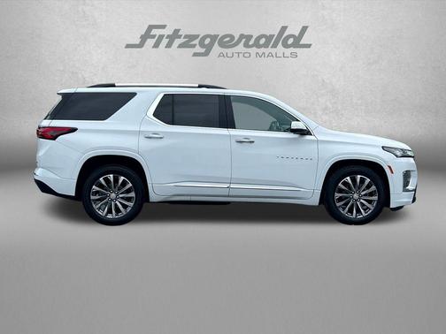 Summit White 2023 Chevrolet Traverse Premier