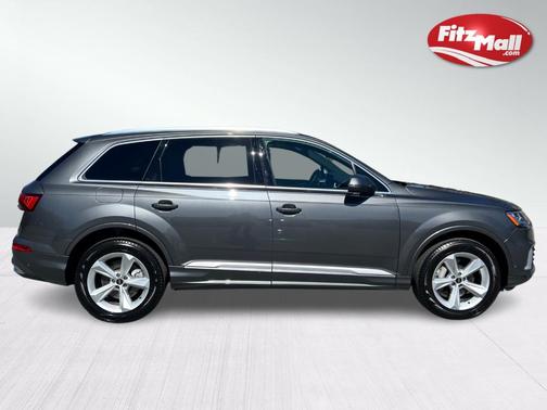 Photo 4 of 23 of 2021 Audi Q7 45 Premium