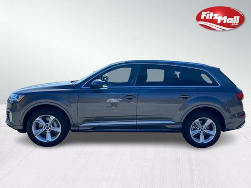 Photo 3 of 23 of 2021 Audi Q7 45 Premium