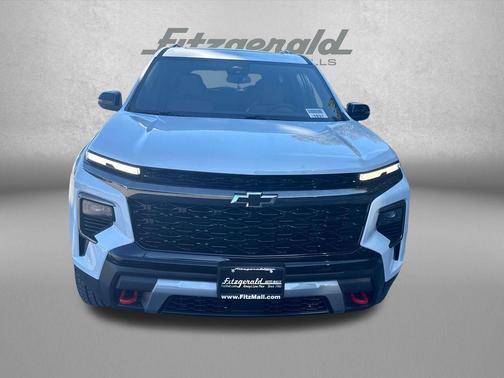 Polar White Tricoat 2027 Chevrolet Traverse AWD Z71