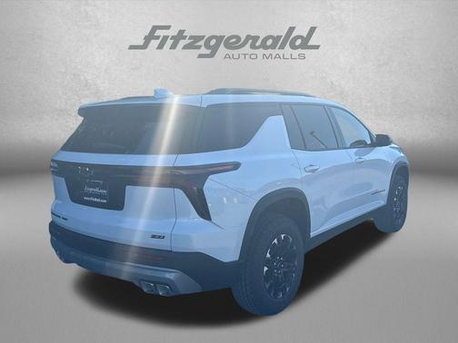 Polar White Tricoat 2027 Chevrolet Traverse AWD Z71
