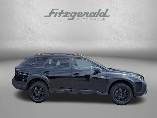 Crystal Black Silica 2025 Subaru Outback Wilderness