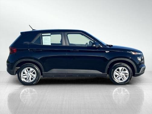 2024 Hyundai VENUE SE