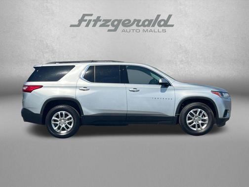 Silver Ice Metallic 2019 Chevrolet Traverse LT Cloth