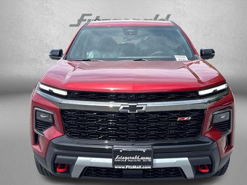 Radiant Red Tintcoat 2026 Chevrolet Traverse AWD Z71