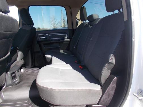 2019 RAM 2500 Big Horn Crew Cab 4x4 6'4' Box