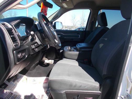 2019 RAM 2500 Big Horn Crew Cab 4x4 6'4' Box