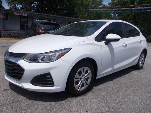 White 2019 Chevrolet Cruze LS