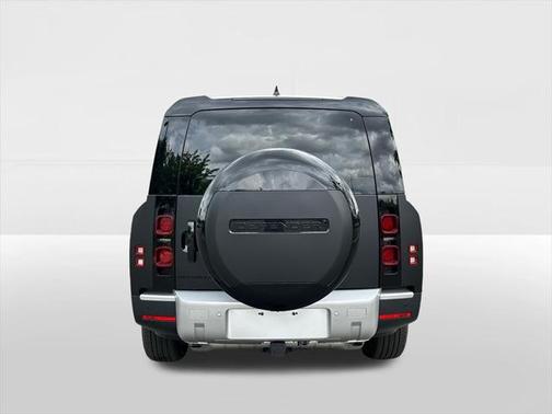2025 Land Rover Defender 130 P300 S