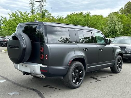 2025 Land Rover Defender 130 P300 S