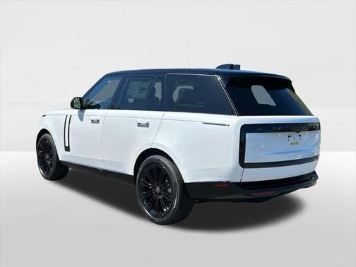 2025 Land Rover Range Rover P400 SE