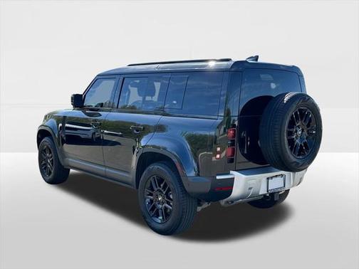 2024 Land Rover Defender 110 P300