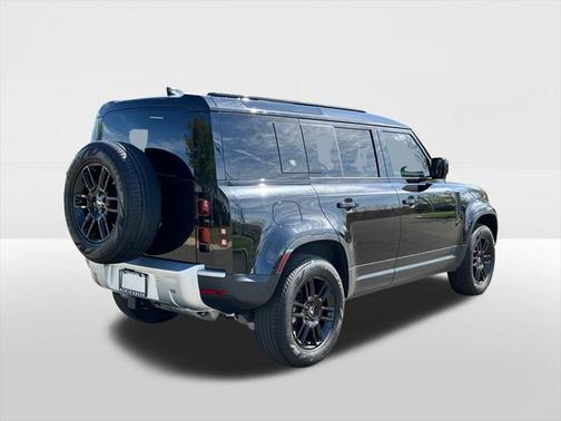 2024 Land Rover Defender 110 P300