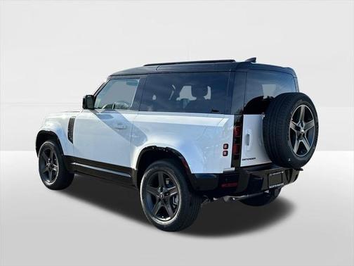 2025 Land Rover Defender 90 P400 X-Dynamic SE