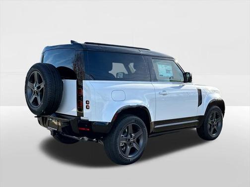 2025 Land Rover Defender 90 P400 X-Dynamic SE