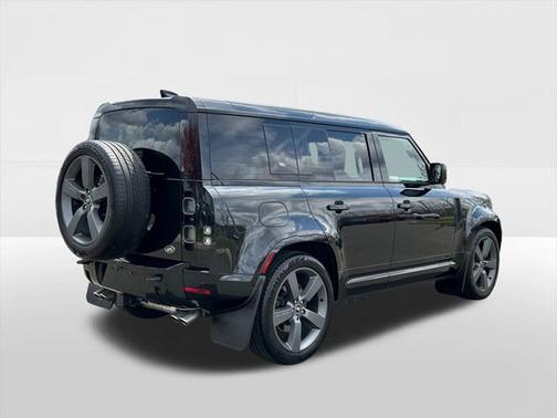 2023 Land Rover Defender 110 V8