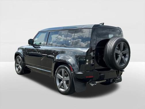 2023 Land Rover Defender 110 V8