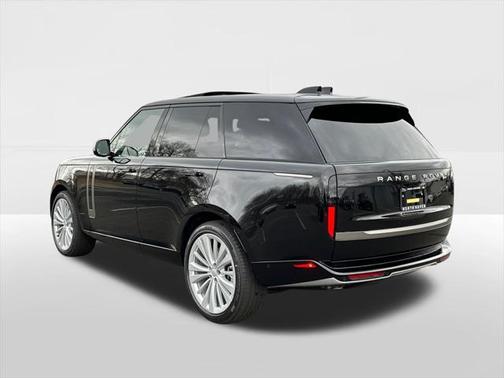 2025 Land Rover Range Rover P530 SE