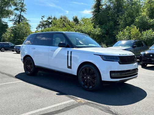 2025 Land Rover Range Rover P400 SE 7 Seat
