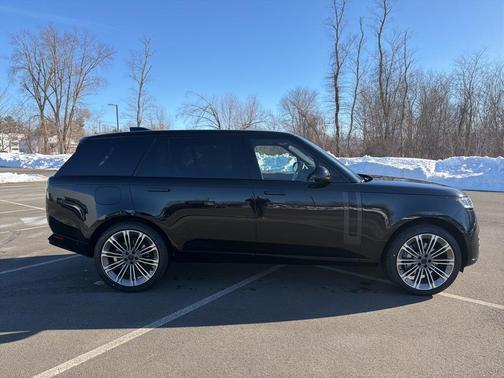 2026 Land Rover Range Rover P400 SE 7 Seat