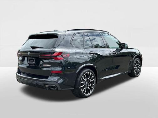 2024 BMW X5 M60i