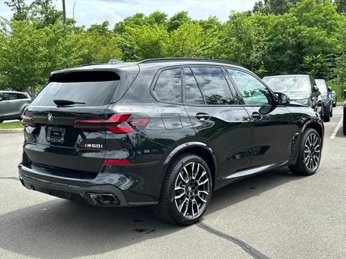 2024 BMW X5 M60i
