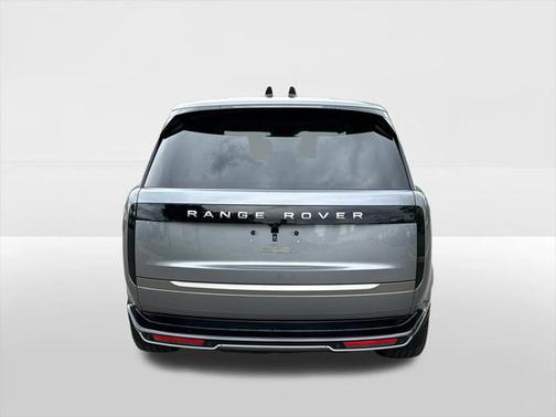 2025 Land Rover Range Rover P400 SE