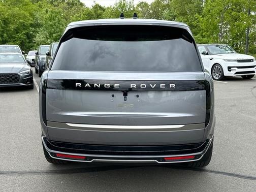 2025 Land Rover Range Rover P400 SE