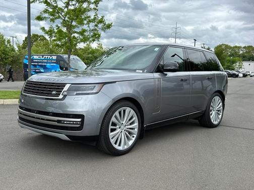 2025 Land Rover Range Rover P400 SE