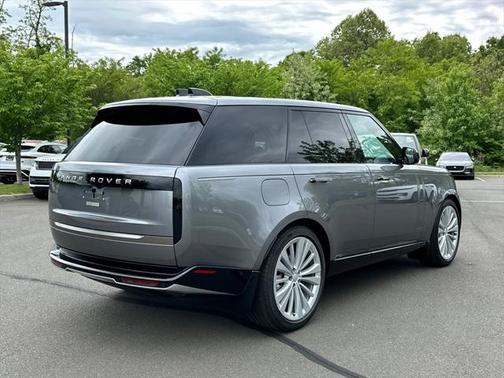 2025 Land Rover Range Rover P400 SE