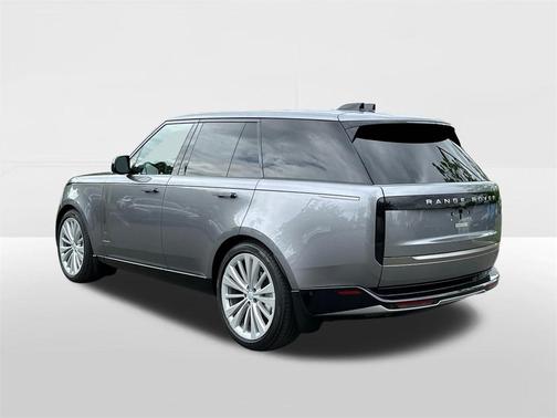 2025 Land Rover Range Rover P400 SE