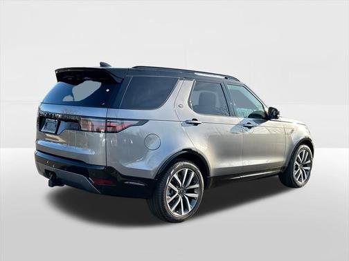 2025 Land Rover Discovery P300 Dynamic SE