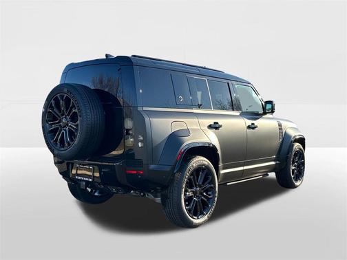 2026 Land Rover Defender 110 V8