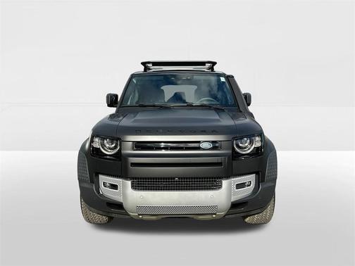 2025 Land Rover Defender 110 P300