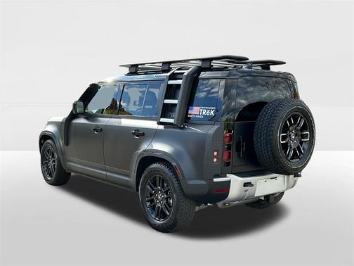 2025 Land Rover Defender 110 P300