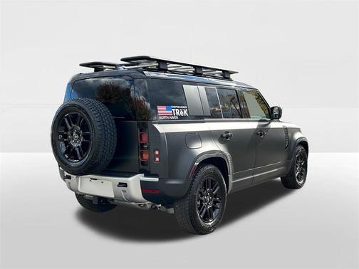 2025 Land Rover Defender 110 P300