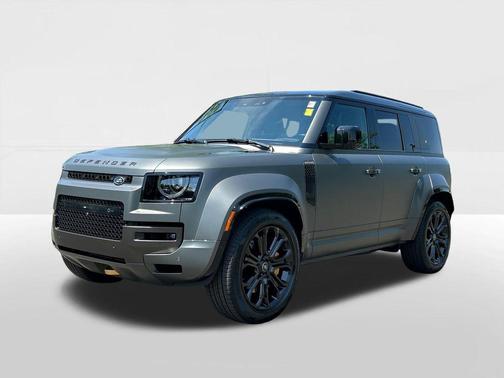 Faroe Green Premium Metallic 2025 Land Rover Defender P635 OCTA