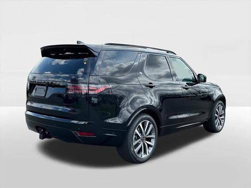2025 Land Rover Discovery P300 Dynamic SE