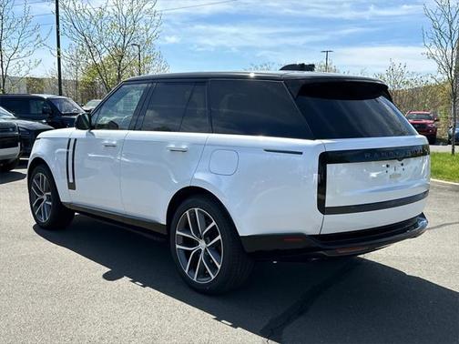 2025 Land Rover Range Rover P550e SE