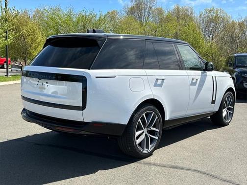2025 Land Rover Range Rover P550e SE