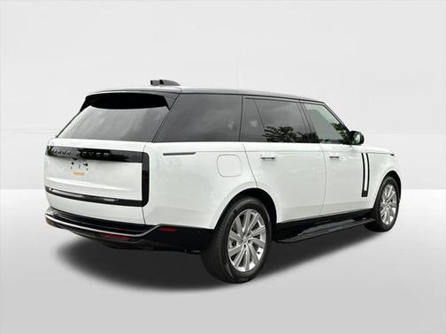 2025 Land Rover Range Rover P400 SE 7 Seat