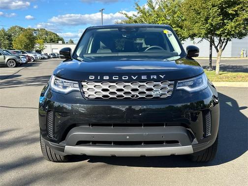 2024 Land Rover Discovery P300 S