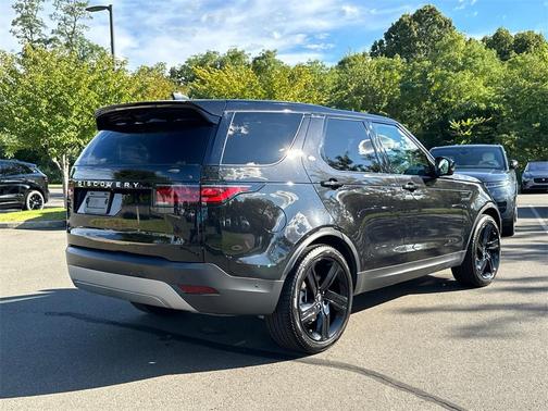 2024 Land Rover Discovery P300 S