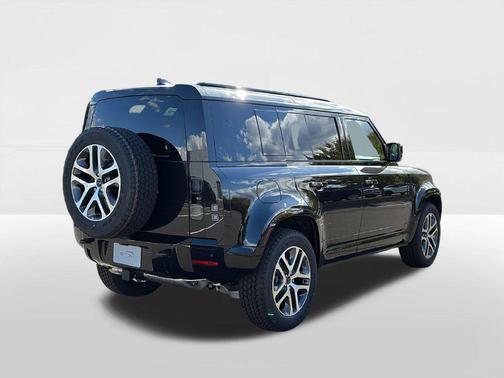 Santorini Black 2026 Land Rover Defender P400 X-Dynamic SE
