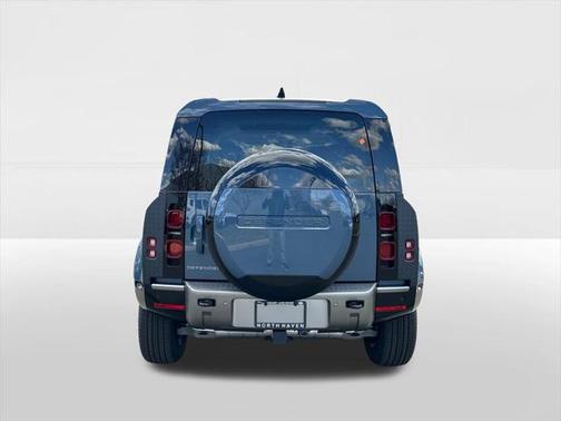 2025 Land Rover Defender 110 P400 X-Dynamic SE