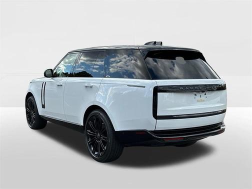2025 Land Rover Range Rover P400 SE