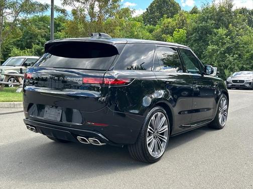 2025 Land Rover Range Rover Sport SE