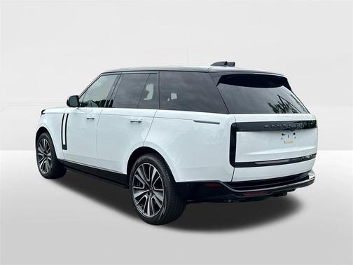 2025 Land Rover Range Rover P530 SE